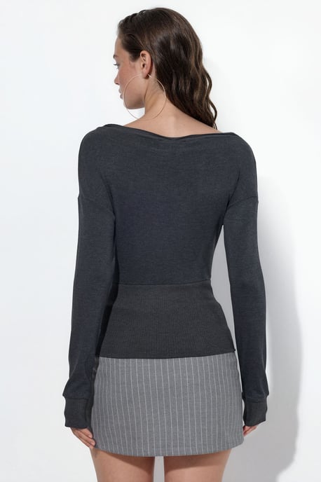Women's Cropped Ribbed Crew Neck Sweater - Image 3