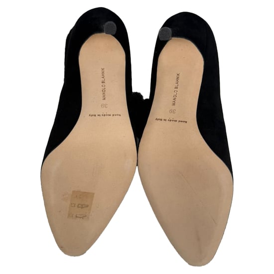 Manolo Blahnik Nestanu 105 Ankleskor med pälsdetalj i svart mocka - Image 6