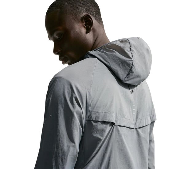 Nike Lichtgewicht herenjack met capuchon van Stride (Rook Grijs) - Image 4