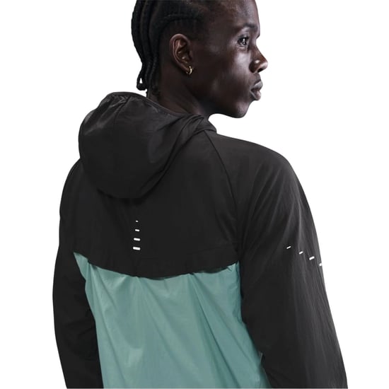 Nike Lichtgewicht herenjack met capuchon van Stride (Kanon/Zwart) - Image 4