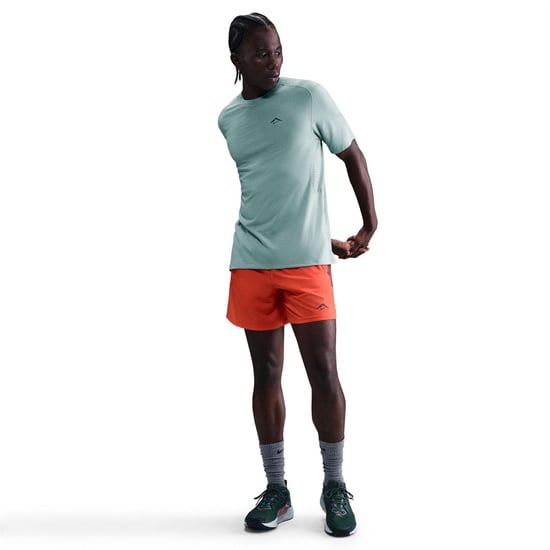 Nike Trail Solar Chase Dri-FIT-T-shirt för män (Kanon/Svart) - Image 3