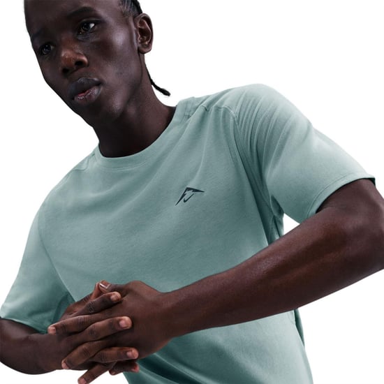 Nike Trail Solar Chase Dri-FIT-T-shirt för män (Kanon/Svart) - Image 5