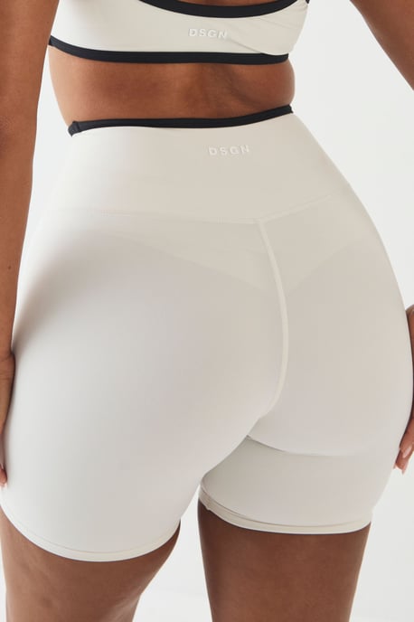 DSGN Studio Sculpt Contrast Waistband Mini Short - Image 4