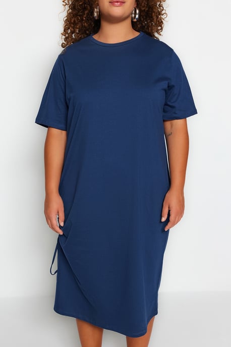 Curve damesjurken in donkerblauw, effen kleur, midi-lengte, casual en relaxed, plus size. - Image 3