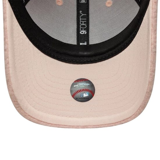 New Era female winter borg 9forty mc pet - - Image 5
