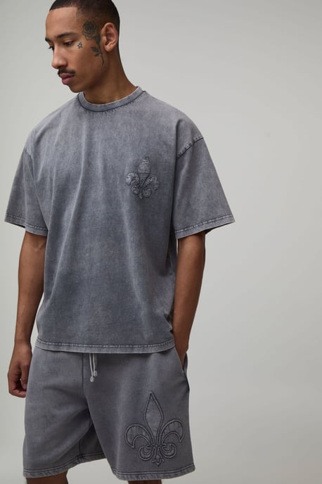 Oversized Gothic Fleur De Lis Applique Washed T-Shirt & Baggy Short Set - Image 3