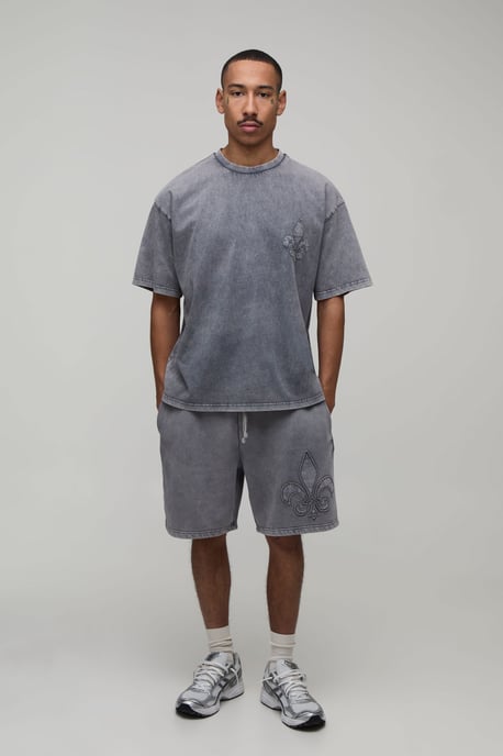 Oversized Gothic Fleur De Lis Applique Washed T-Shirt & Baggy Short Set - Image 4