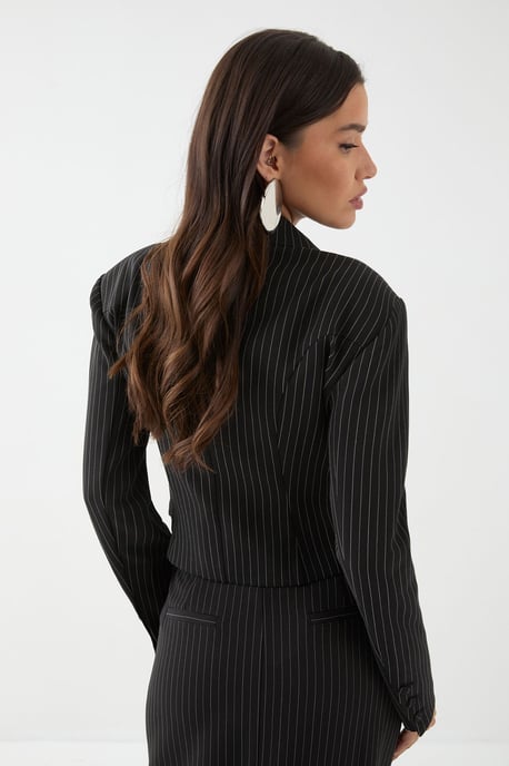 Cinched Waisted Crop Blazer - Image 3