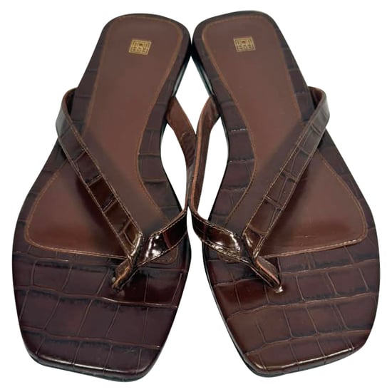 Totême Flip-Flop Flip-Flops med krokodileffekt i brunt läder - Image 2