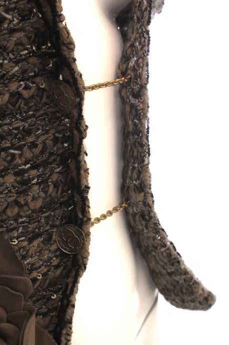Chanel, lichtbruin bouclé vest met gouden knopen - Image 6