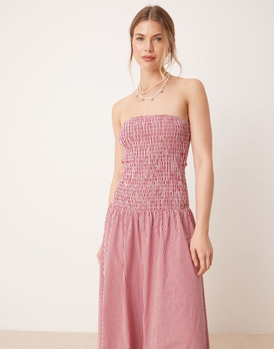 Glamorös rynkad drop waist maxiklänning i röd rutig - Image 3