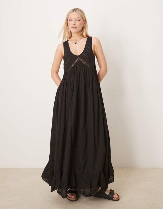 ASOS DESIGN handkerchiefsöm maxiklänning med rundad hals i svart - Image 1