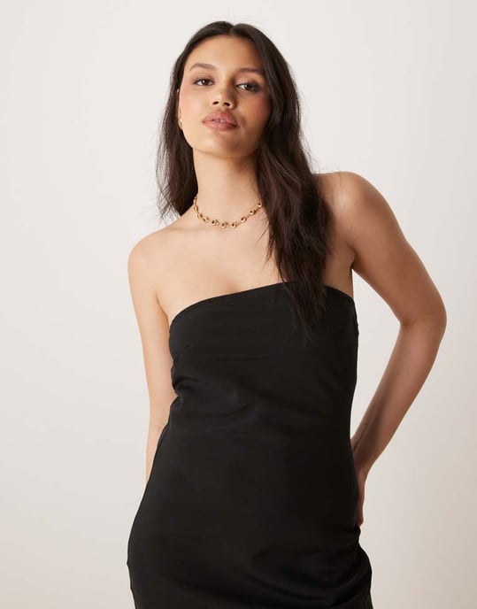 ASOS DESIGN bandeau maxiklänning i svart - Image 2