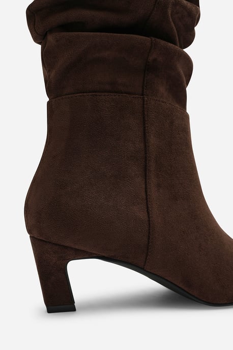 Wheres That From Womens Kensley Ruched Slouch Knee High Snipped Toe Boot - Image 4
