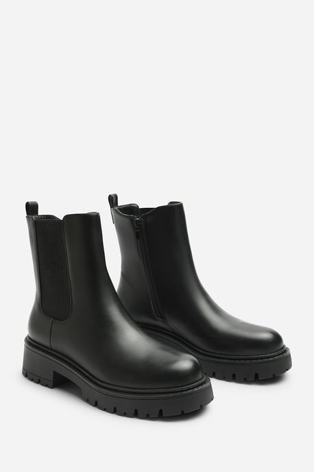 Wheres That From Womens Fadira Chelsea Boot With Elastic Panel - Image 3