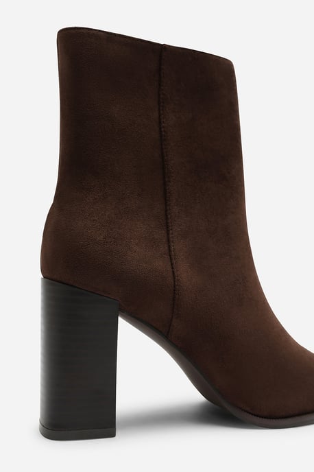 Wheres That From Womens Daryna Stacked Heel Pointed Ankle Boot - Image 4