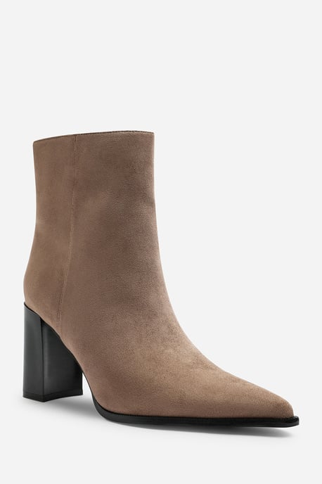 Wheres That From Womens Daryna Stacked Heel Pointed Ankle Boot - Image 2