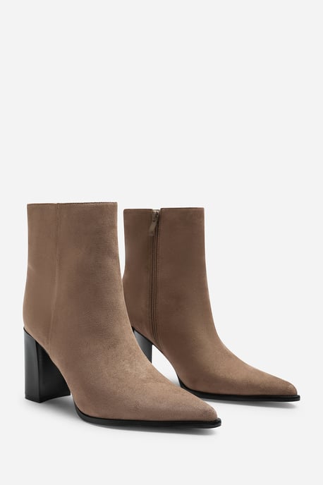 Wheres That From Womens Daryna Stacked Heel Pointed Ankle Boot - Image 3
