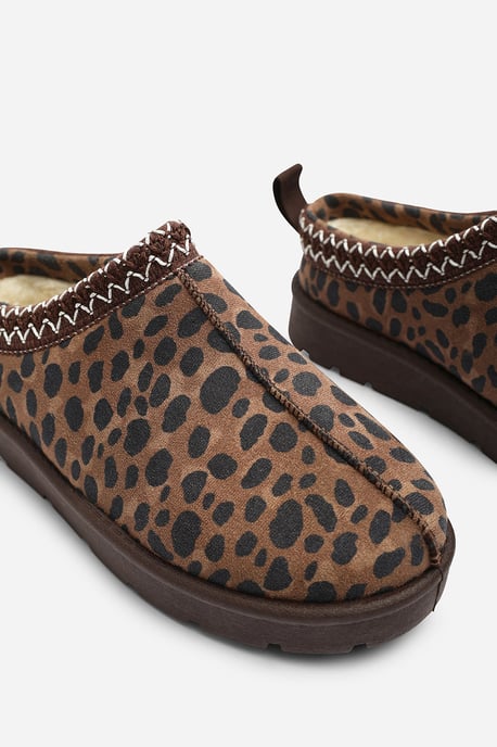 Wheres That From Womens 'Oak' Aztec Detail Faux Fur Lining Mini Boots - Image 4