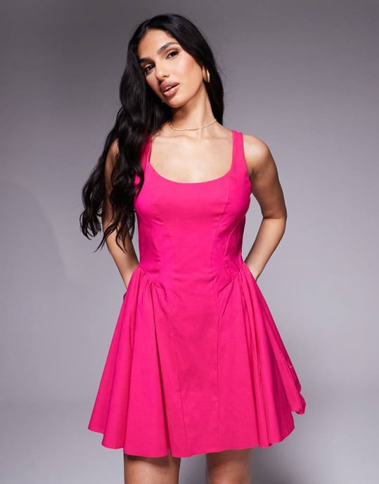 ASOS DESIGN bengaline scoop neck strukturerad flippig miniklänning i stark rosa - Image 2
