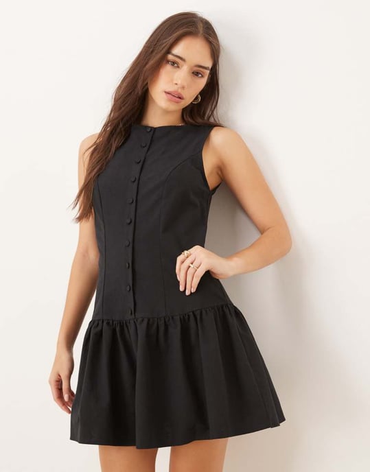 ASOS DESIGN klänning med snedskärning, knäppning och sänkt midja i ministil i svart - Image 2