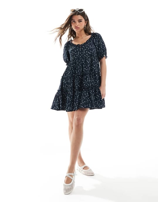Daisy Street smock tiered mini dress in navy floral - Image 2