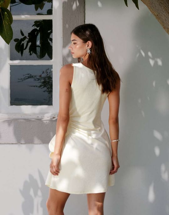 ASOS DESIGN handduksknuten cut out midja mini klänning i citron - Image 4