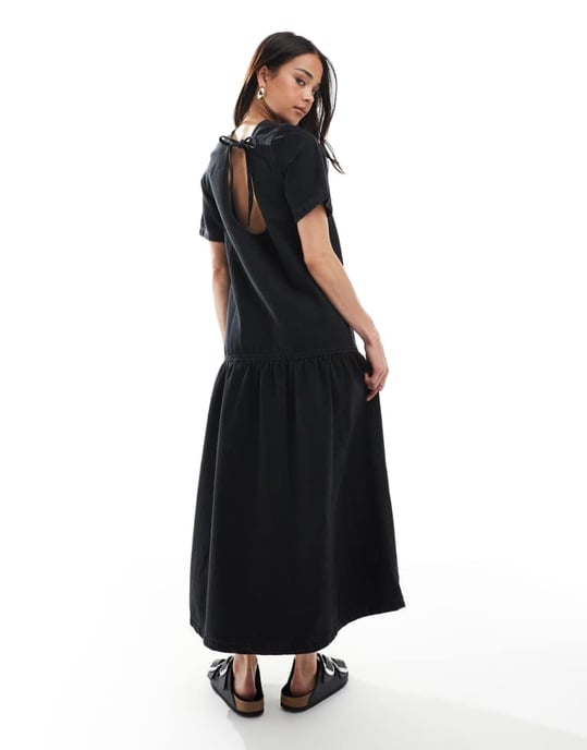 ASOS DESIGN denim t-shirt midiklänning med sänkt midja i svart - Image 2