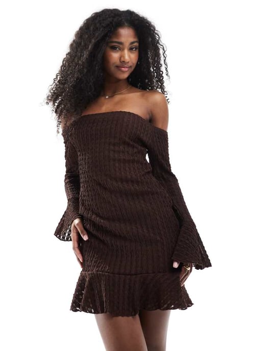Miss Selfridge bardot volangkantrad mini-klänning i choklad - Image 1