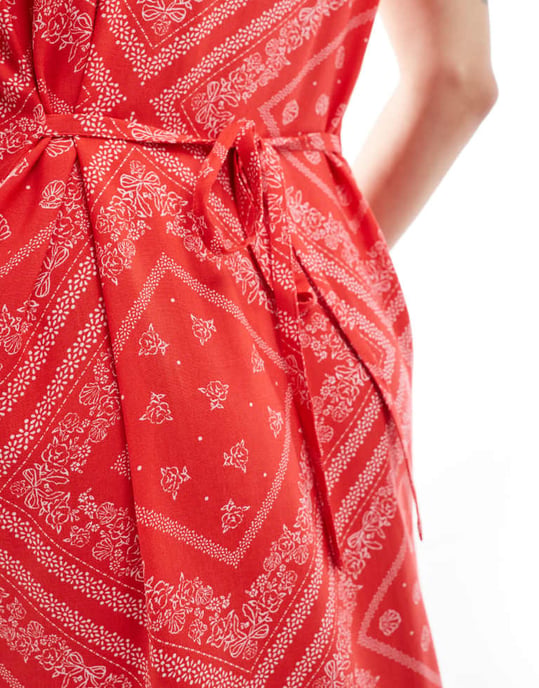 Miss Selfridge axelbands maxi klänning med scoop nacke i bandana mönster - Image 4