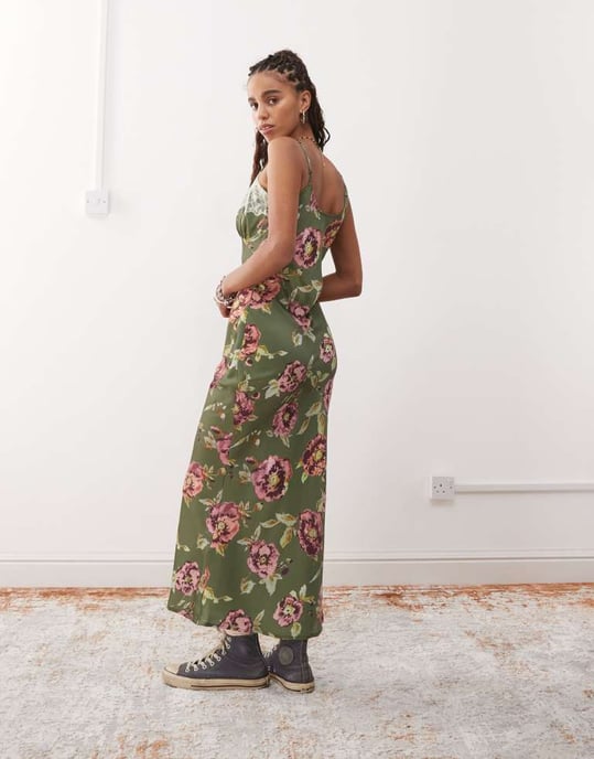 Återvunnen vintage maxi camiklänning i mörkgrön blommönster - Image 4