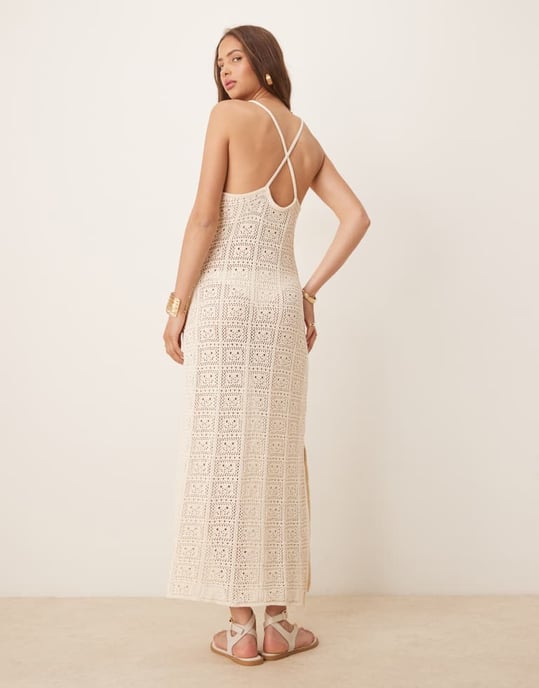 ASOS DESIGN virkad maxiklänning i ecru - Image 4