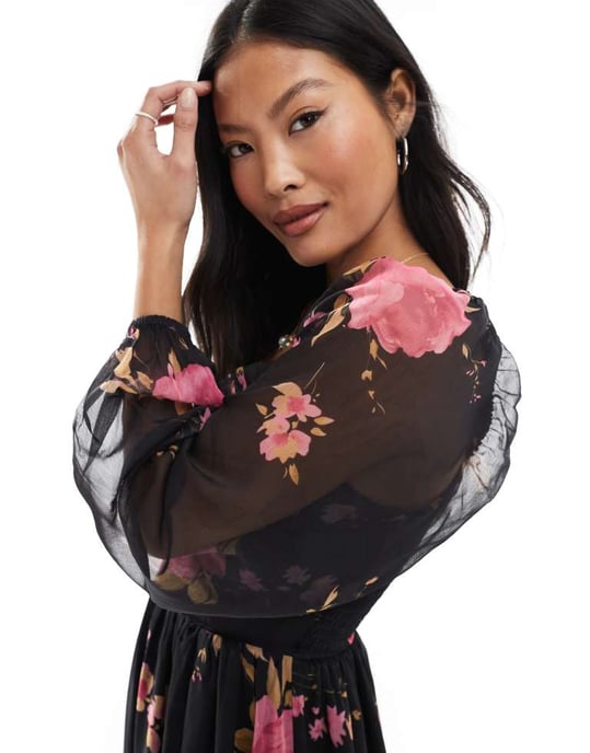 Miss Selfridge Petite långärmad maxiklänning med korsett detaljer i rosenmönster - Image 4
