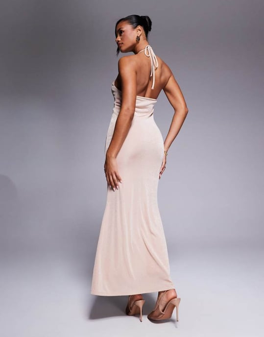 ASOS DESIGN halterneck klänning med pärldetaljer i champagne - Image 2