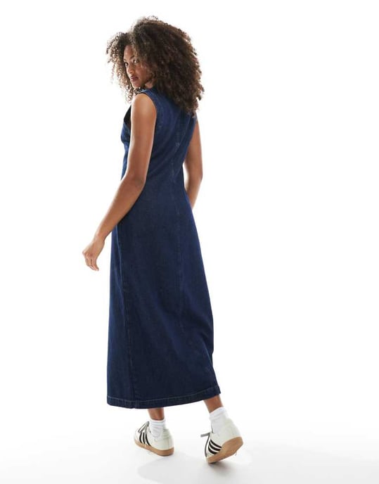 ASOS DESIGN rundhalsad denim maxiklänning med knappframsida i indigo - Image 4