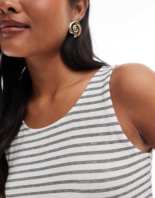 Vero Moda Petite slubbig maxi tankklänning i monorandig - Image 3