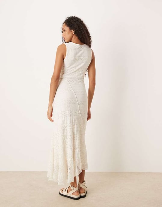 Gina Tricot antik spets hantverks ärmlös asymmetrisk midiklänning i naturlig off-white - Image 4