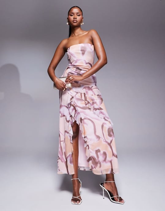 ASOS DESIGN bandeau midi-klänning med volangdetaljer i tryckt mesh - Image 1