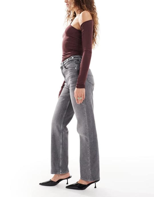 Tommy Jeans Layla slim straight jeans in washed black - Image 3