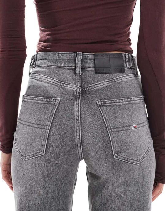 Tommy Jeans Layla slim straight jeans in washed black - Image 4