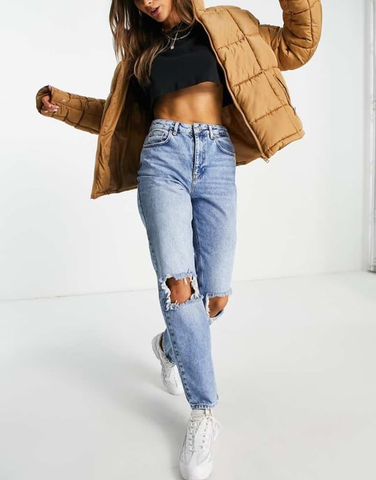 NA-KD hög midja raka förstörda knäjeans i ljusblå - Image 1