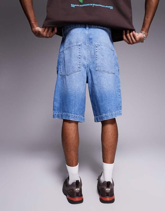 ASOS DESIGN lång längd denimjorts med twistad söm i ljus tvättad blå - Image 4