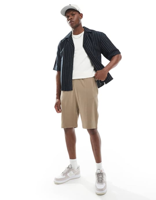 ASOS DESIGN slim pique short i khaki - Image 1