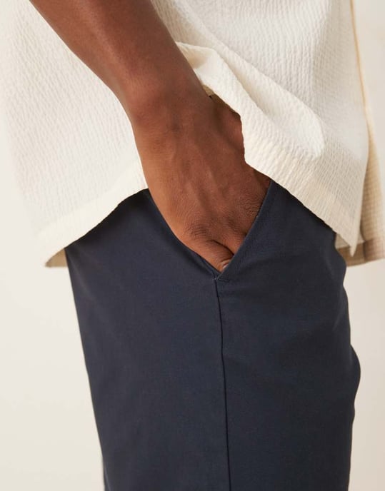 ASOS DESIGN 2-pack slim regular längd chinoshorts i stenfärg och marinblå - Image 2