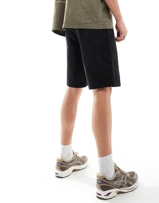 ASOS DESIGN cargo shorts in black with carpenter detail - Image 4