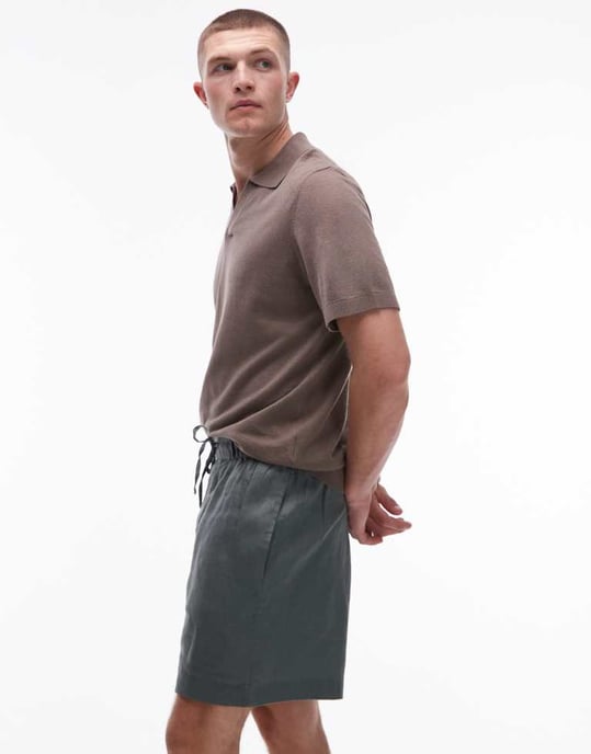 ARKET rena linne shorts med dragsko i khakigrön - Image 2