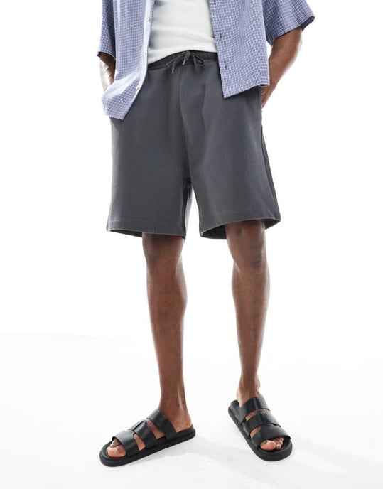 ASOS DESIGN essentials mid length oversized shorts i kolafärg - Image 3