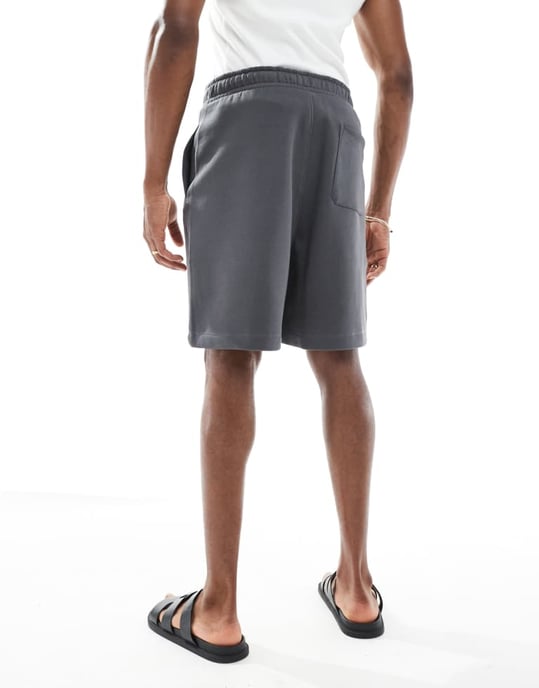 ASOS DESIGN essentials mid length oversized shorts i kolafärg - Image 4