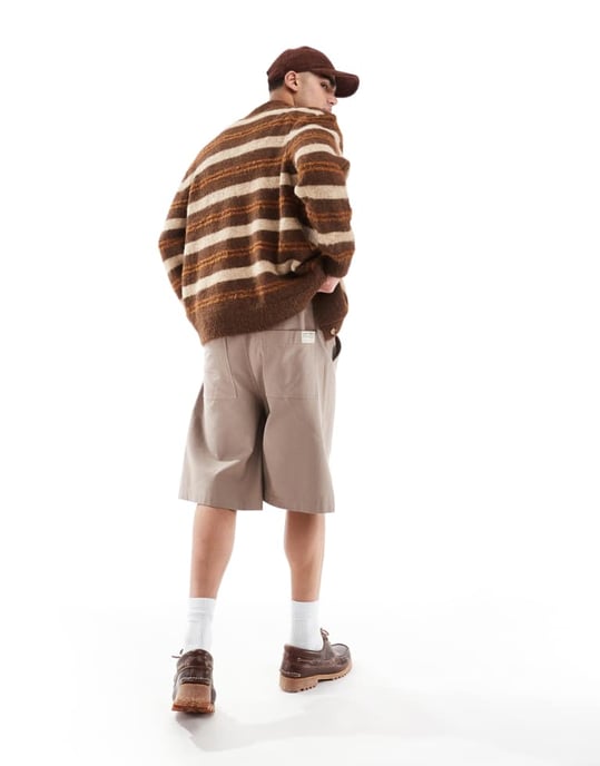ASOS DESIGN lång längd texturerade shorts med arbetsklädeslapp i tvättad brunt - Image 4