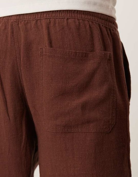 ASOS DESIGN baggy shorts med resår i brun linneblandning - Image 3
